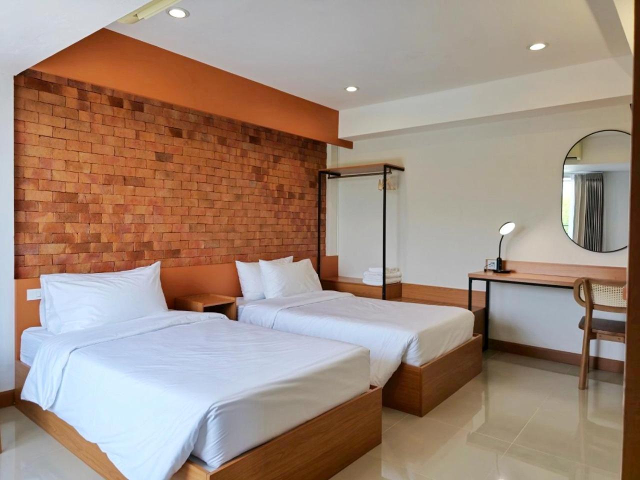 Wangkaew Hotel Пхитсанулок Экстерьер фото