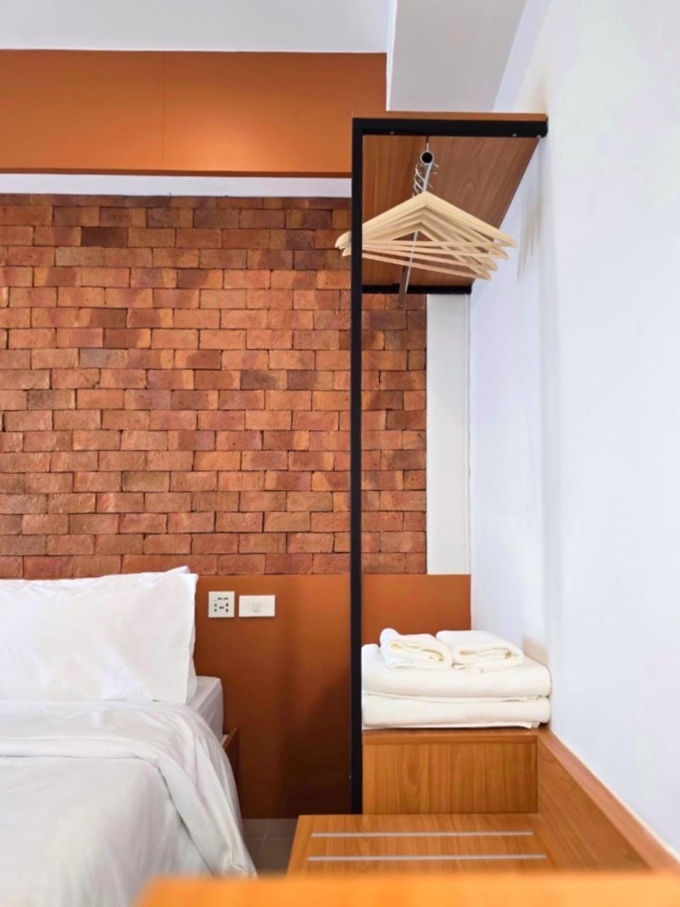 Wangkaew Hotel Пхитсанулок Экстерьер фото